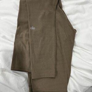 ALO Yoga women’s leggings